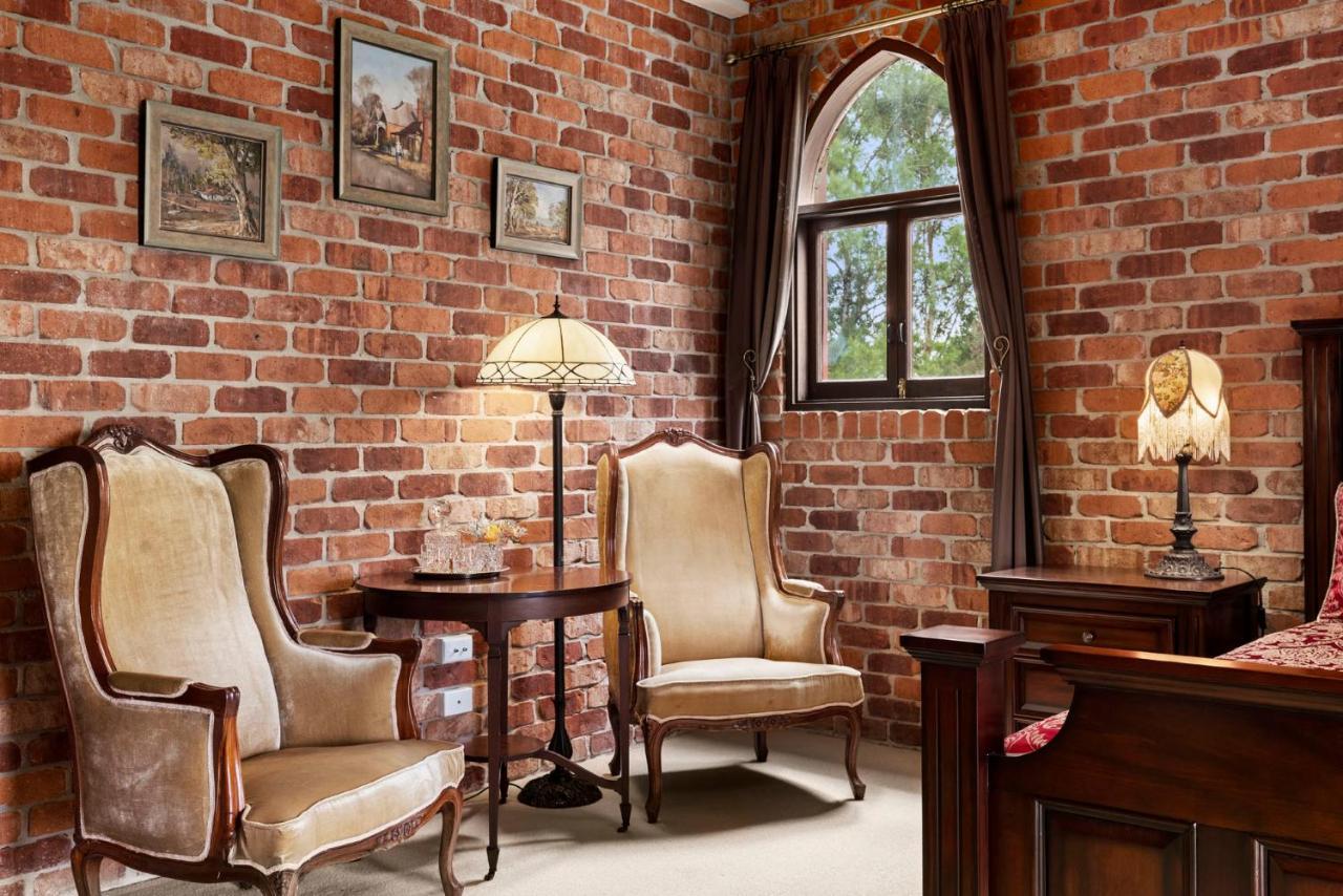 The Castle At Bonville Exterior foto